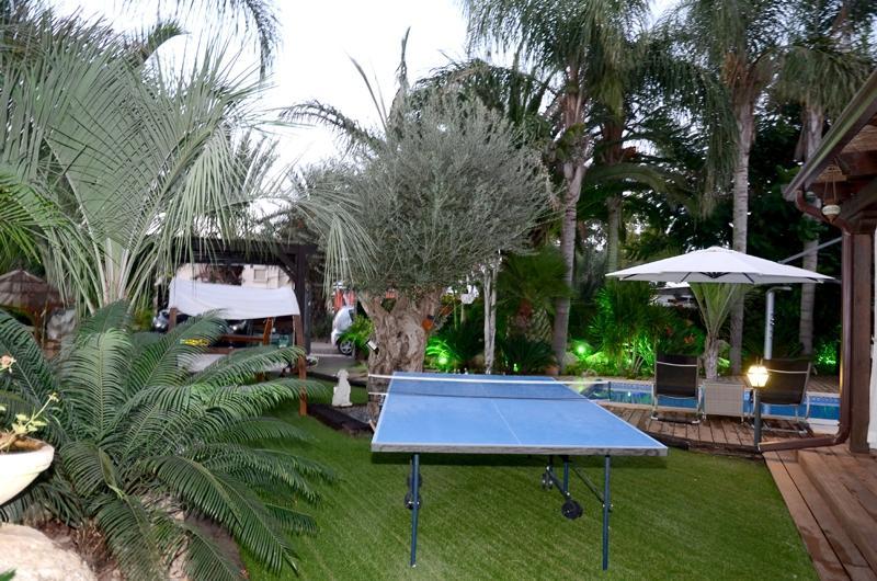 וילת שדה יצחק - שולחן פינג פונג כללי, סוויטות RS, וילה  בשדה יצחק וילות - Vila 4 U