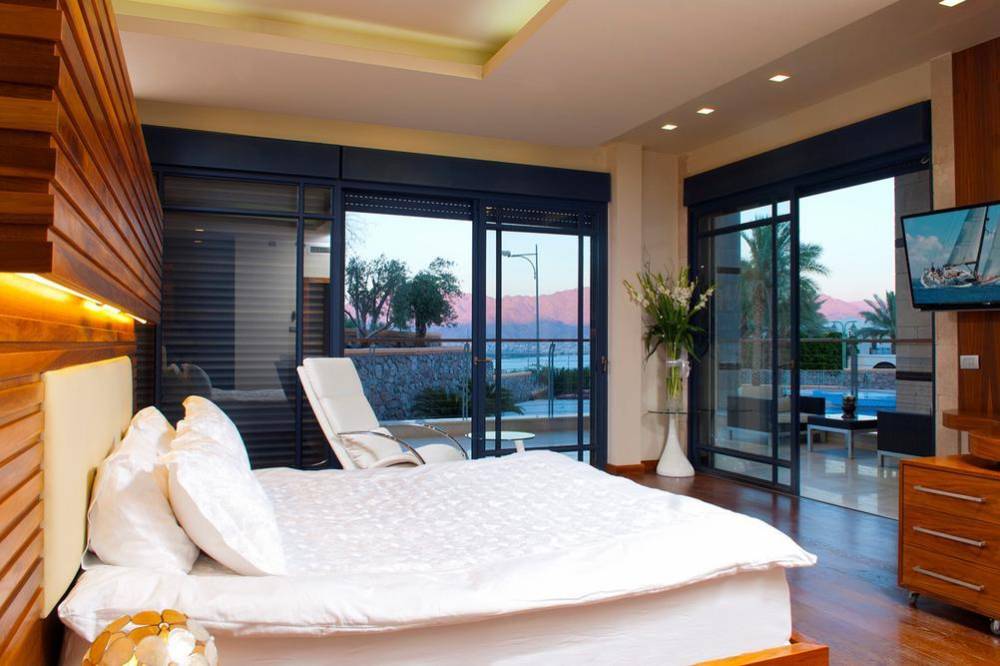 וילה האחוזה- מיטה זוגית מתחם פנימי, האחוזה אילת, וילה  באילת וילות - Vila 4 U