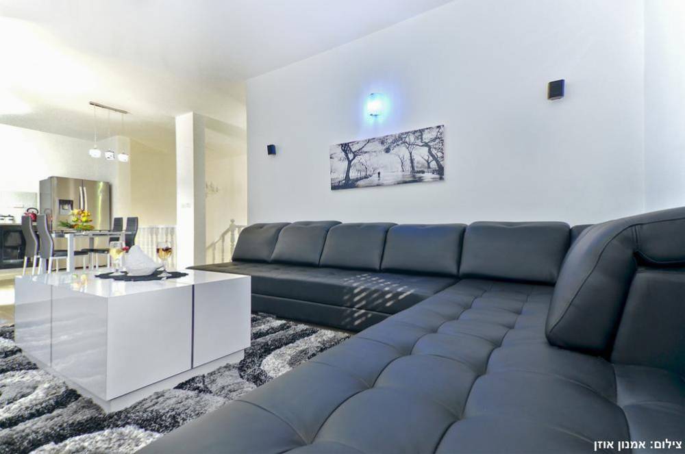 6897 מתחם פנימי, אחוזת כרמים, וילה  בכפר חנניה וילות - Vila 4 U