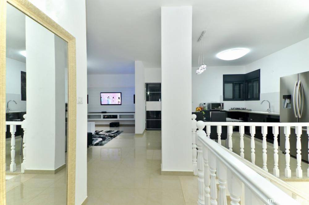 6899 מתחם פנימי, אחוזת כרמים, וילה  בכפר חנניה וילות - Vila 4 U