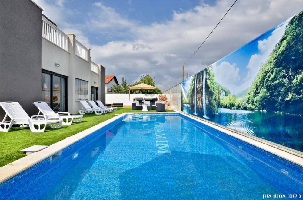6906 חצר ובריכה, אחוזת כרמים, וילה  בכפר חנניה וילות - Vila 4 U