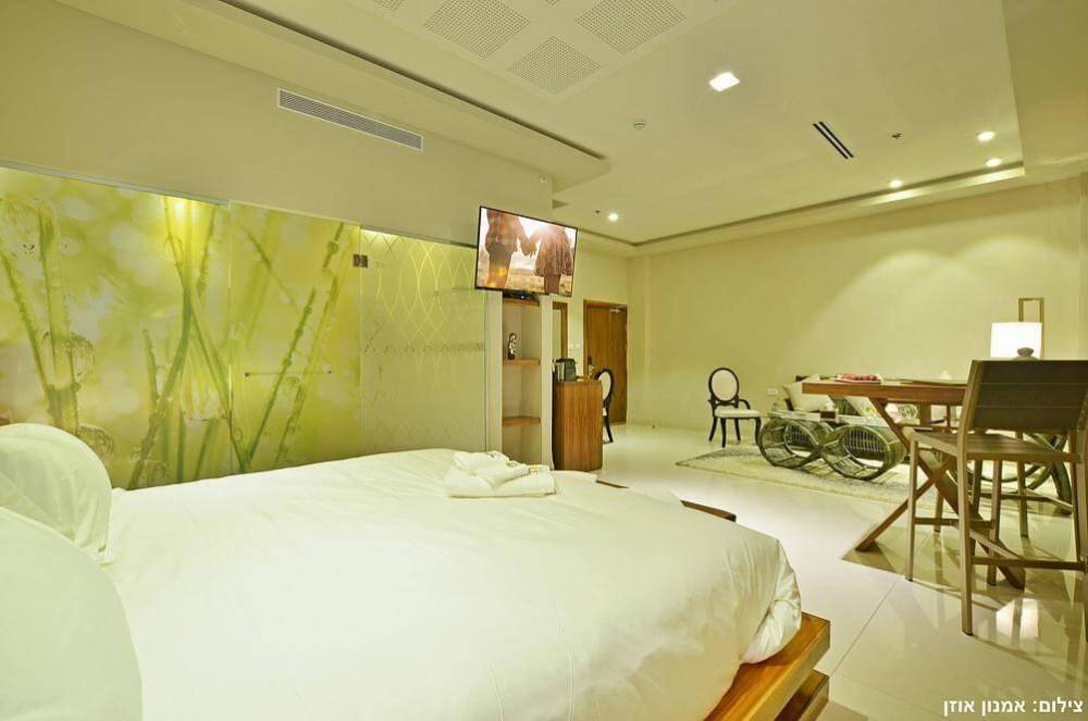 8341 סוויטות סנדרין בוטיק, סוויטות סנדרין בוטיק, וילה  בנהריה וילות - Vila 4 U