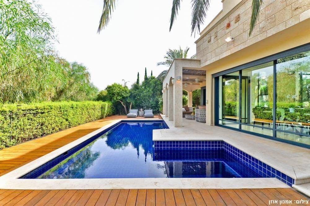 8739 מתחם חיצוני, קיסריה גולדן גרדן, וילה  בקיסריה וילות - Vila 4 U