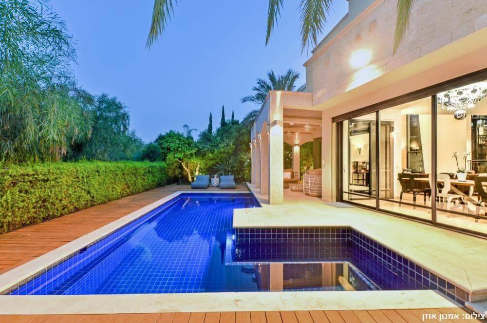 8742 מתחם חיצוני, קיסריה גולדן גרדן, וילה  בקיסריה וילות - Vila 4 U