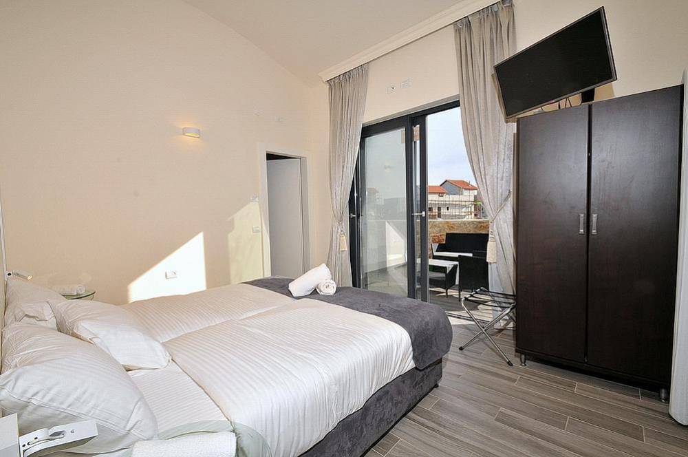 8870 גלריה כללית, וילת בוטיק מהדרין, וילה  באור הגנוז וילות - Vila 4 U