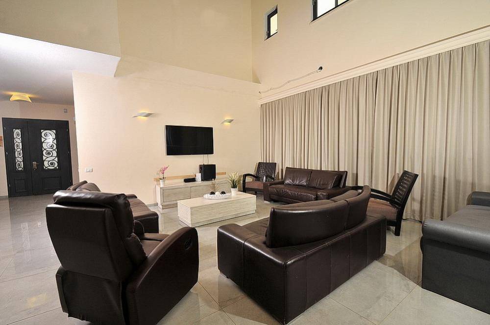 8899 פנים הוילה, וילת בוטיק מהדרין, וילה  באור הגנוז וילות - Vila 4 U