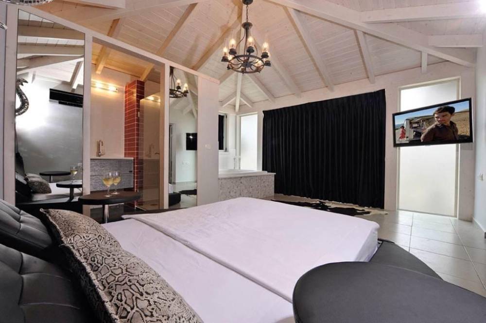 8981 כללי, וילה קאזה מוזס, וילה  בעין יעקב וילות - Vila 4 U