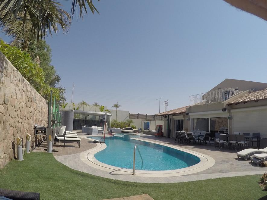 9478 מתחם חיצוני ובריכה, הריביירה באילת, וילה  באילת וילות - Vila 4 U