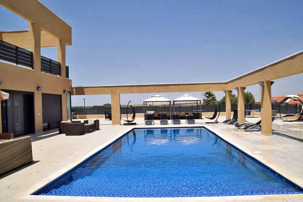 9739 וילה אייזיק פלייס, אייזיק פלייס, וילה  בשדה צבי וילות - Vila 4 U