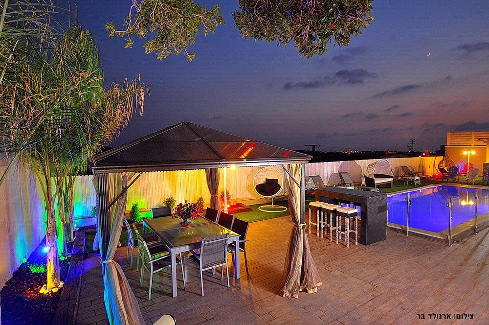 11294 המתחם החיצוני, וילה כינור דוד המלך, וילה  במנות וילות - Vila 4 U