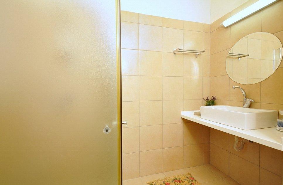 11832 חדרי שינה ורחצה, וילה וילאז', וילה  ביבנאל וילות - Vila 4 U