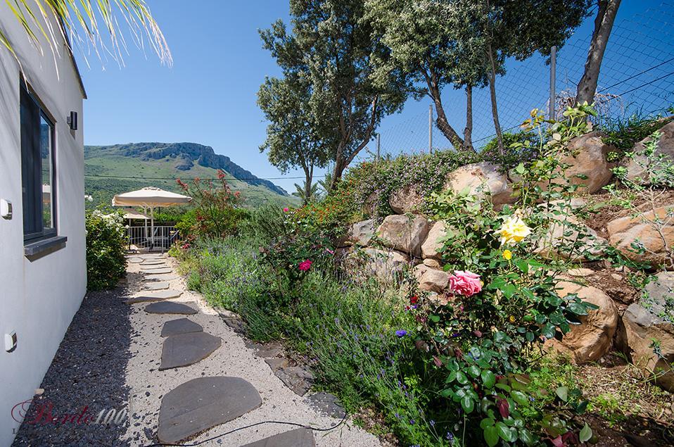 12003 המתחם החיצוני, הבית במושבה, וילה  במגדל וילות - Vila 4 U