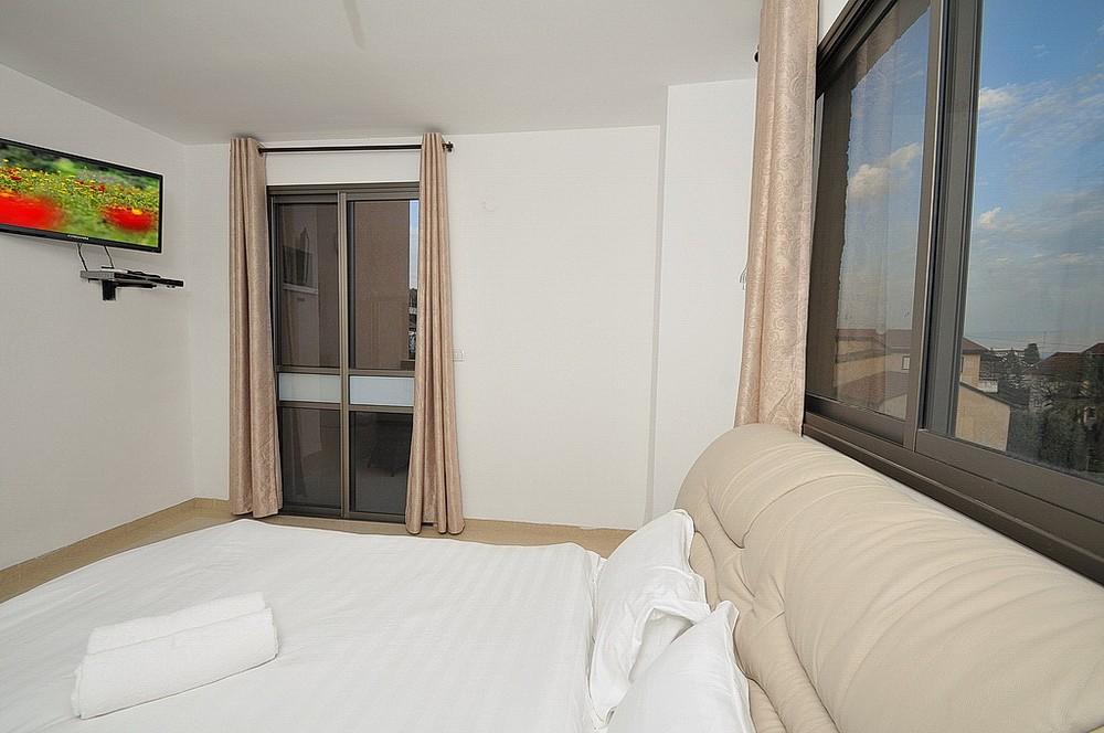 12408 אחוזת הכתר, אחוזת הכתר, וילה  במגדל וילות - Vila 4 U