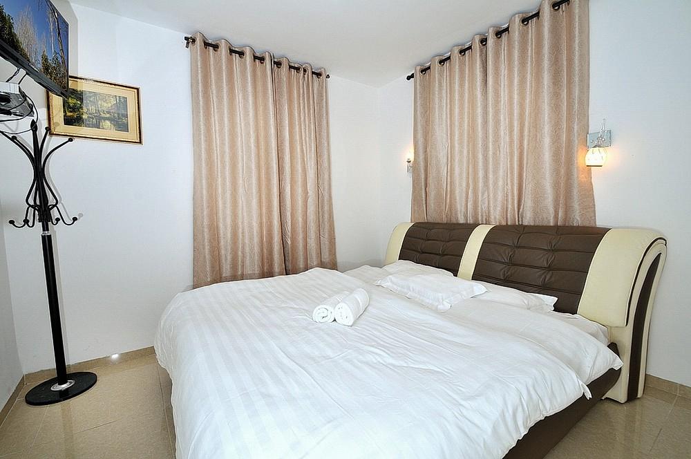 12412 אחוזת הכתר, אחוזת הכתר, וילה  במגדל וילות - Vila 4 U