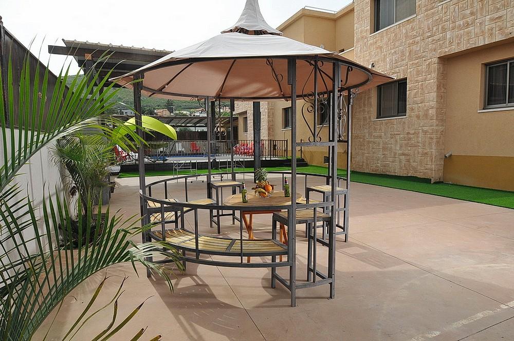 12427 בריכה וחדר האוכל, אחוזת הכתר, וילה  במגדל וילות - Vila 4 U