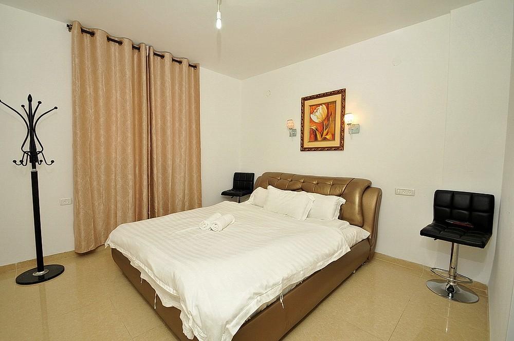 12447 סוויטות משפחתיות, אחוזת הכתר, וילה  במגדל וילות - Vila 4 U