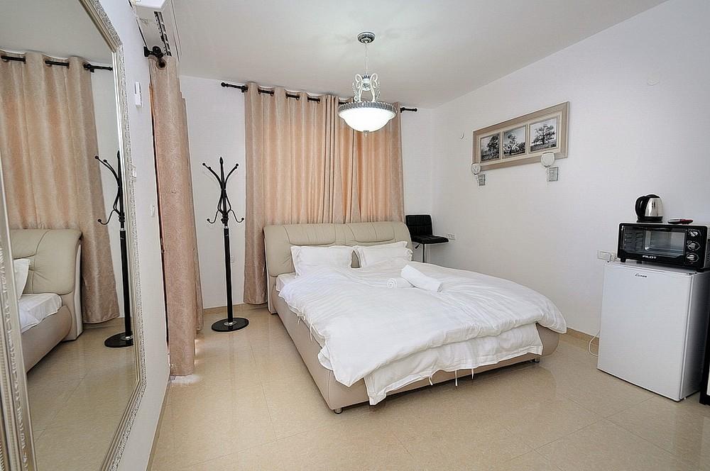 12453 סוויטות סטודיו, אחוזת הכתר, וילה  במגדל וילות - Vila 4 U