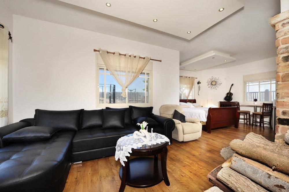 16202 סוויטות, וילה פירנצה בוטיק, וילה  בחוסן וילות - Vila 4 U