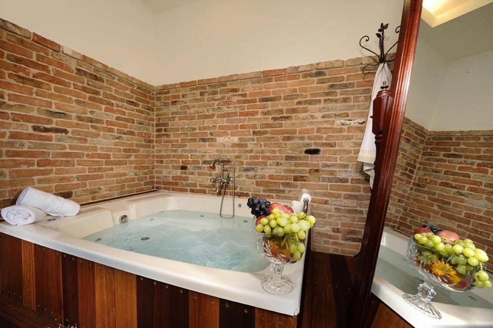 16204 סוויטות, וילה פירנצה בוטיק, וילה  בחוסן וילות - Vila 4 U