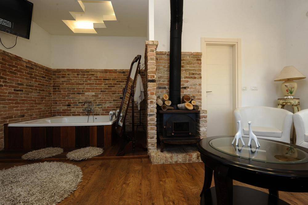 16205 סוויטות, וילה פירנצה בוטיק, וילה  בחוסן וילות - Vila 4 U