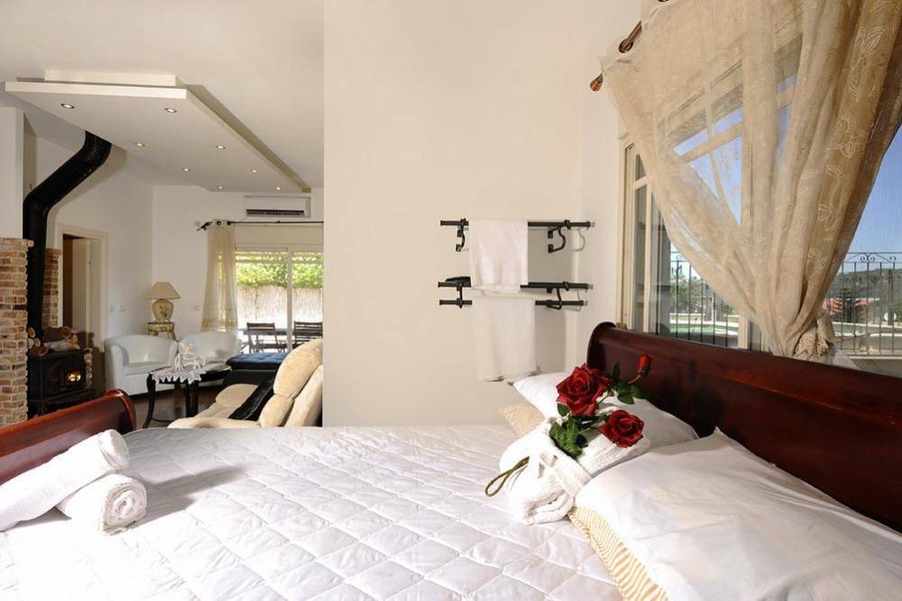 16206 סוויטות, וילה פירנצה בוטיק, וילה  בחוסן וילות - Vila 4 U