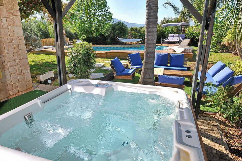 16858 וילה קלמה במושבה, וילה קלמה במושבה, וילה  ביסוד המעלה וילות - Vila 4 U