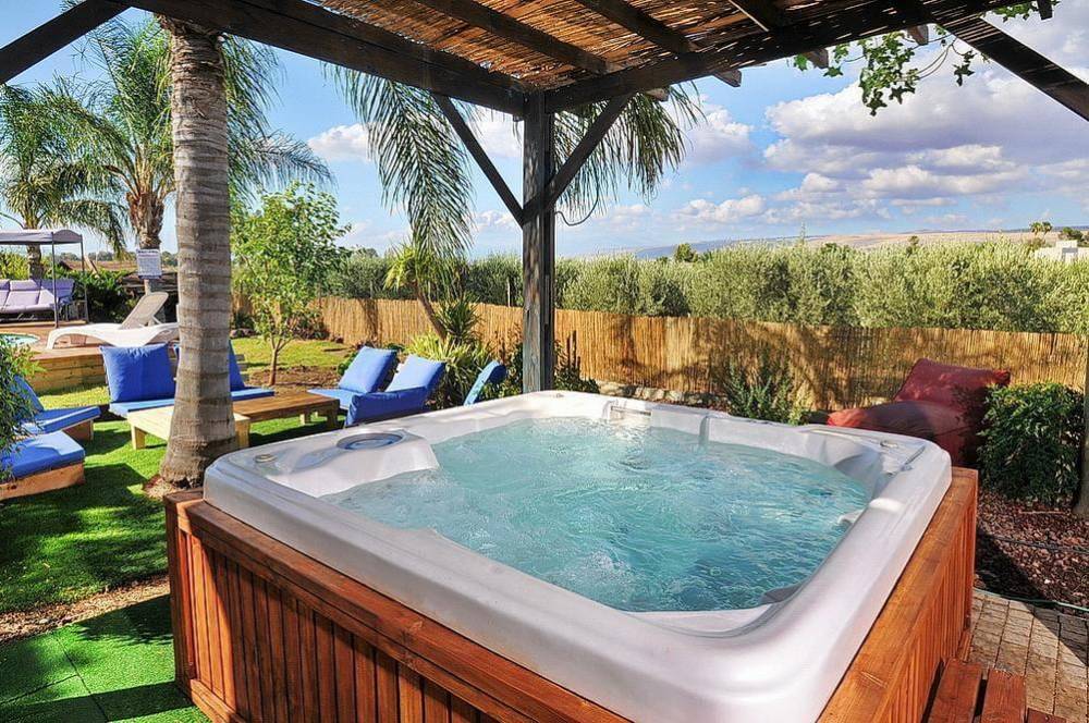 16862 וילה קלמה במושבה, וילה קלמה במושבה, וילה  ביסוד המעלה וילות - Vila 4 U