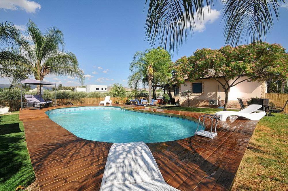 16863 וילה קלמה במושבה, וילה קלמה במושבה, וילה  ביסוד המעלה וילות - Vila 4 U