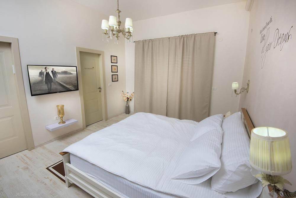 16933 פנים הוילה, וילה פלורין, וילה  במנות וילות - Vila 4 U