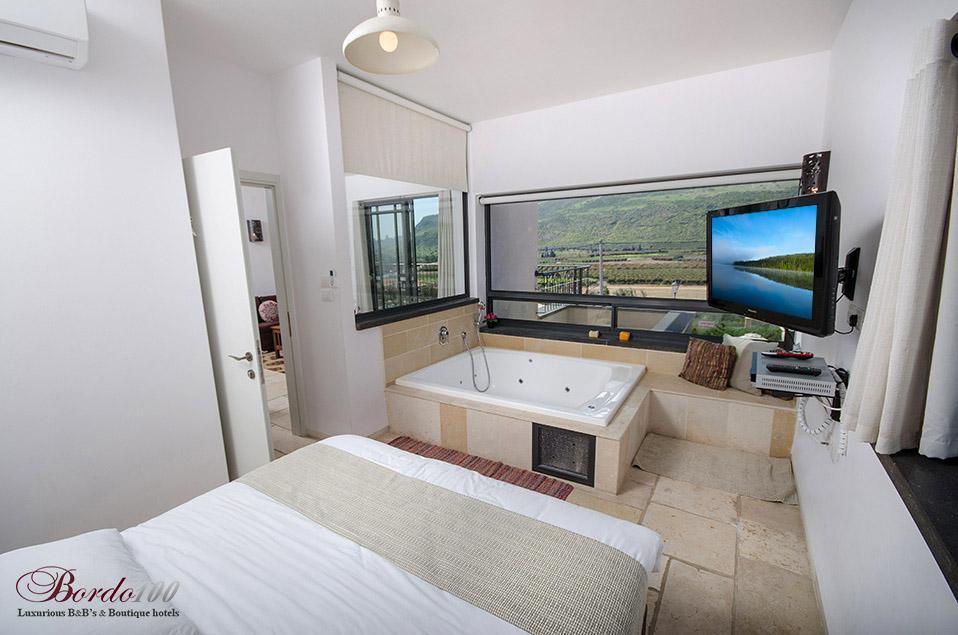 18473 פנים הוילה, הבית במושבה, וילה  במגדל וילות - Vila 4 U