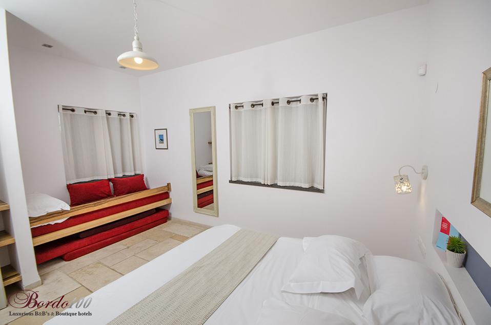 18474 פנים הוילה, הבית במושבה, וילה  במגדל וילות - Vila 4 U