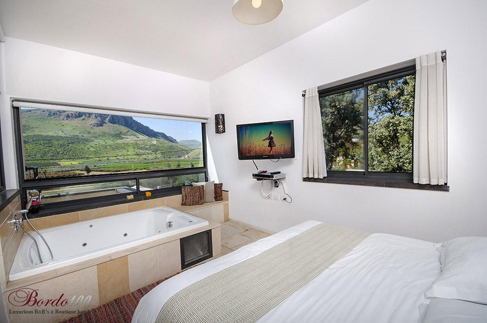 18475 פנים הוילה, הבית במושבה, וילה  במגדל וילות - Vila 4 U