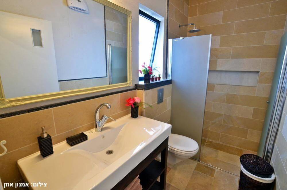 18476 פנים הוילה, הבית במושבה, וילה  במגדל וילות - Vila 4 U