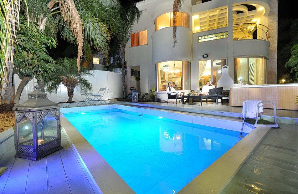 22964 מתחם חיצוני, וילה דונטלה, וילה  בראש פינה וילות - Vila 4 U