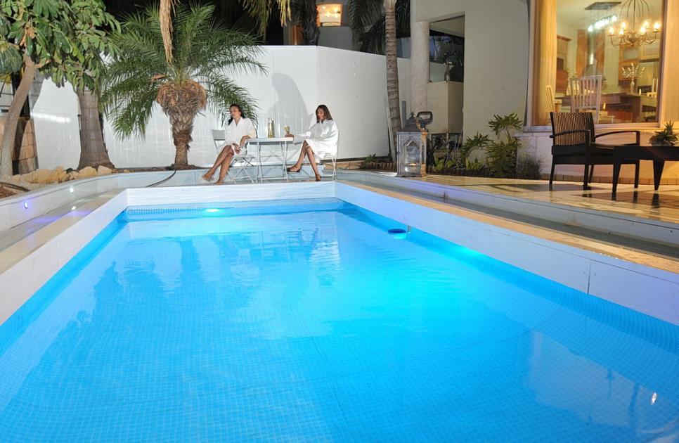 22966 מתחם חיצוני, וילה דונטלה, וילה  בראש פינה וילות - Vila 4 U