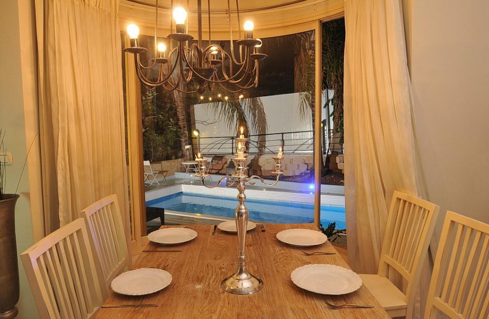 22969 מתחם פנימי, וילה דונטלה, וילה  בראש פינה וילות - Vila 4 U