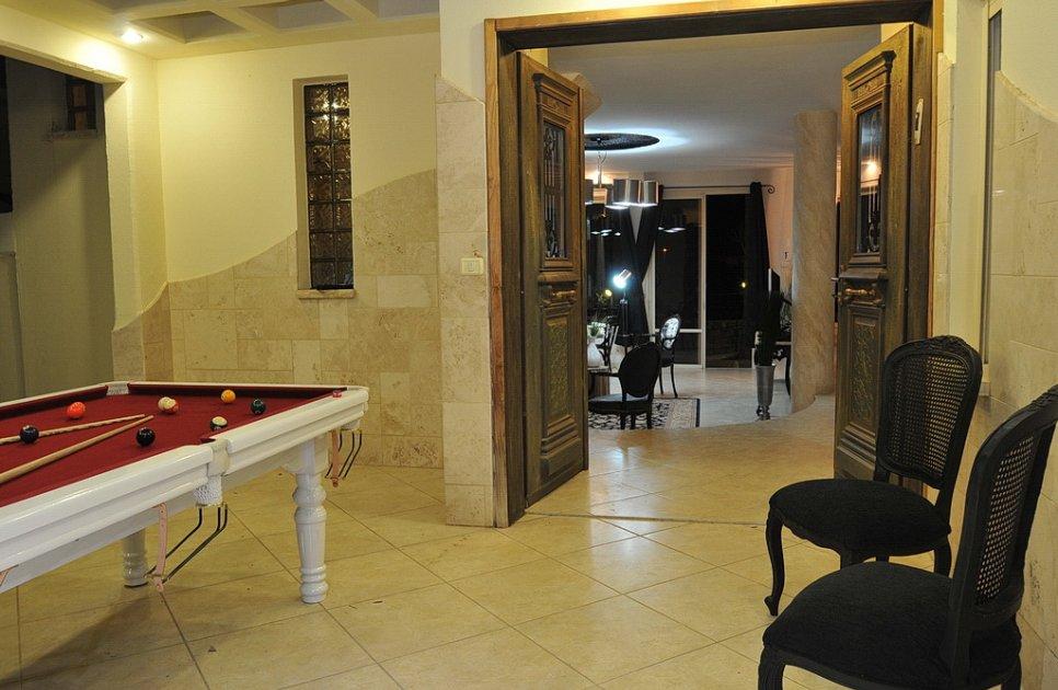 22975 מתחם פנימי, וילה דונטלה, וילה  בראש פינה וילות - Vila 4 U