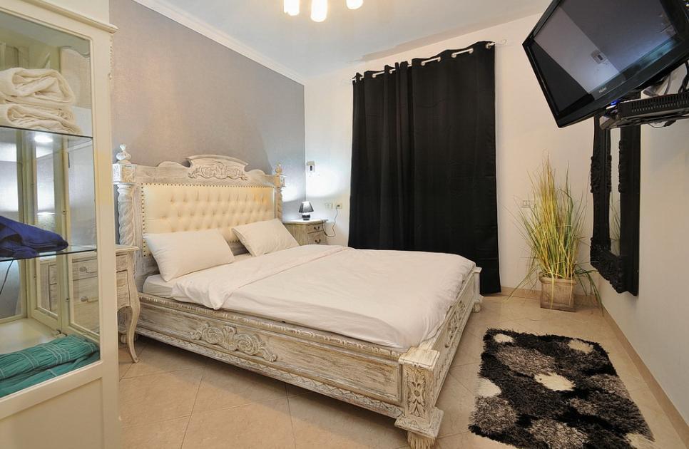 22977 מתחם פנימי, וילה דונטלה, וילה  בראש פינה וילות - Vila 4 U