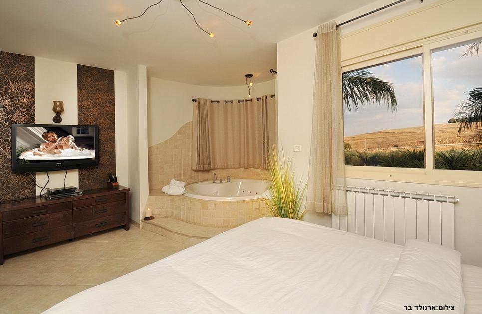 22978 מתחם פנימי, וילה דונטלה, וילה  בראש פינה וילות - Vila 4 U