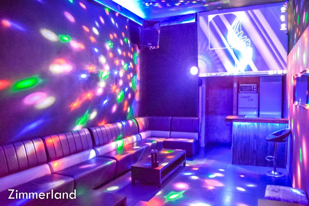 23620 קנדי קריוקי, קנדי לופט קריוקי, וילה  ברחובות וילות - Vila 4 U