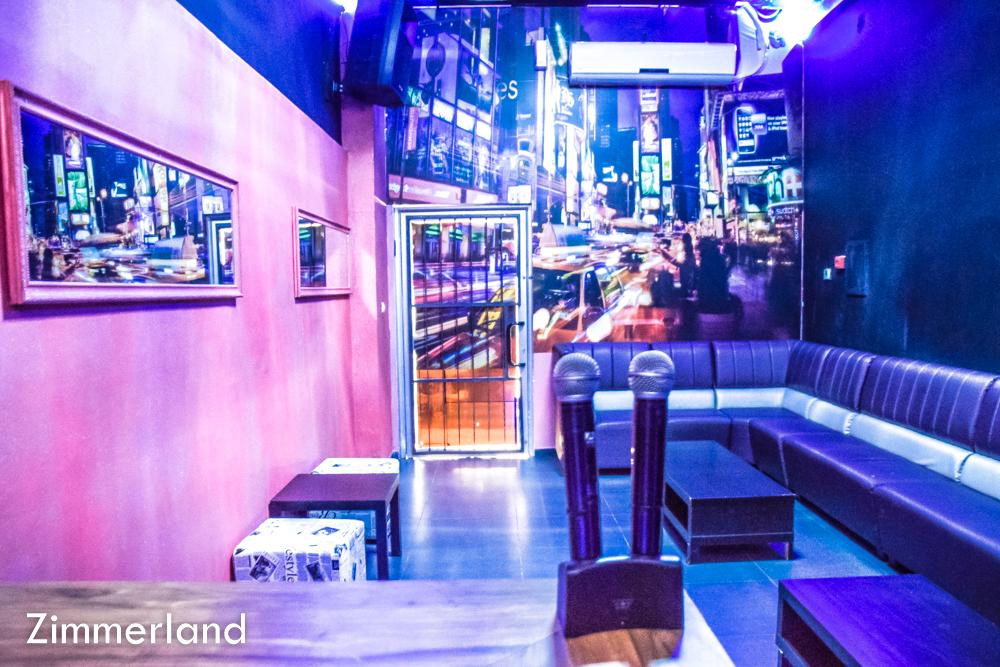 23626 קנדי קריוקי, קנדי לופט קריוקי, וילה  ברחובות וילות - Vila 4 U