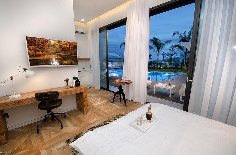 25999 פנים הוילה, לויט האוס, וילה  במושבה כנרת וילות - Vila 4 U