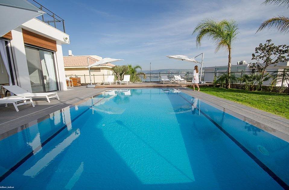 26013 המתחם החיצוני, לויט האוס, וילה  במושבה כנרת וילות - Vila 4 U