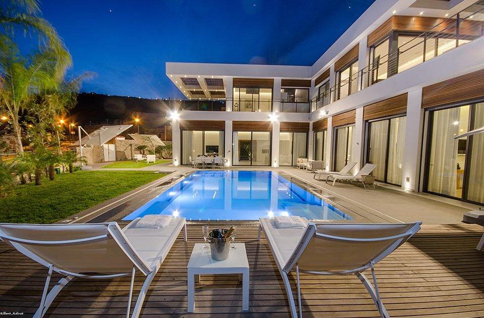 26014 המתחם החיצוני, לויט האוס, וילה  במושבה כנרת וילות - Vila 4 U