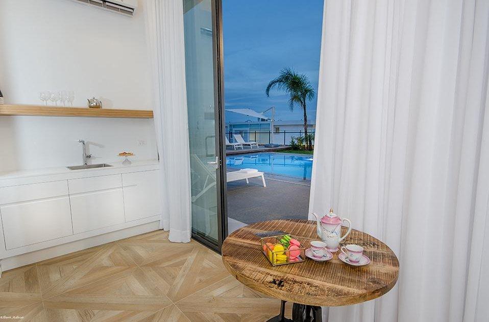 26026 המתחם החיצוני, לויט האוס, וילה  במושבה כנרת וילות - Vila 4 U