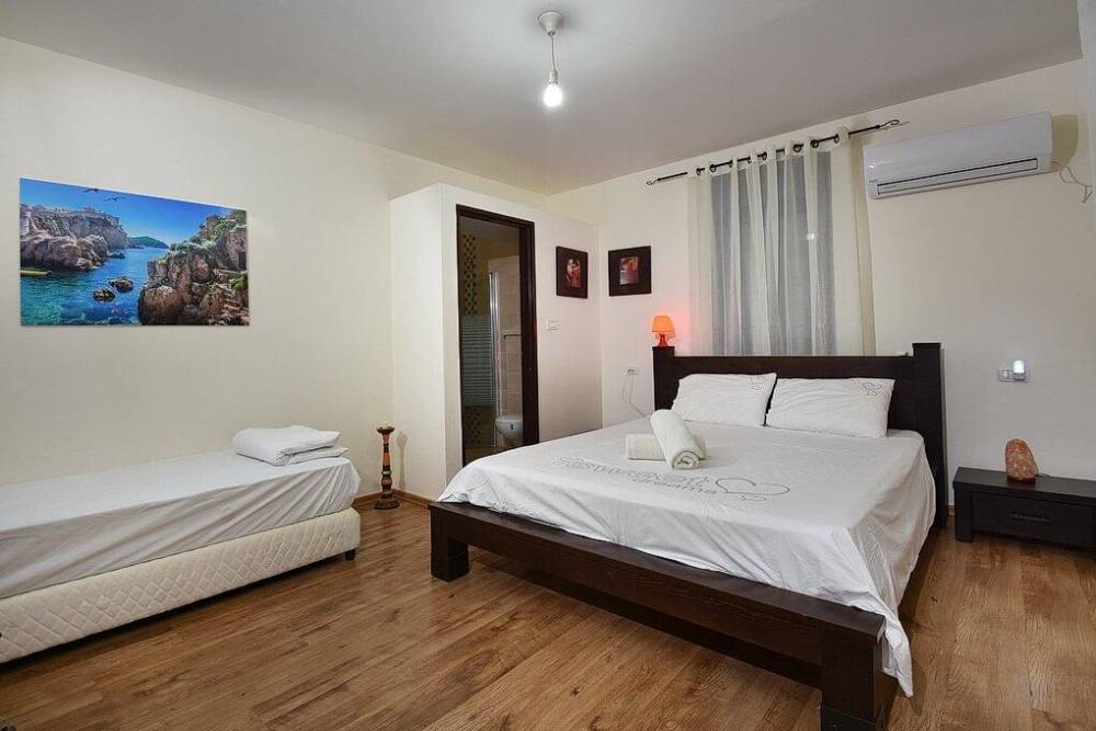 28084 פנים הוילה, הוילה בכרמים, וילה  בעלמה וילות - Vila 4 U