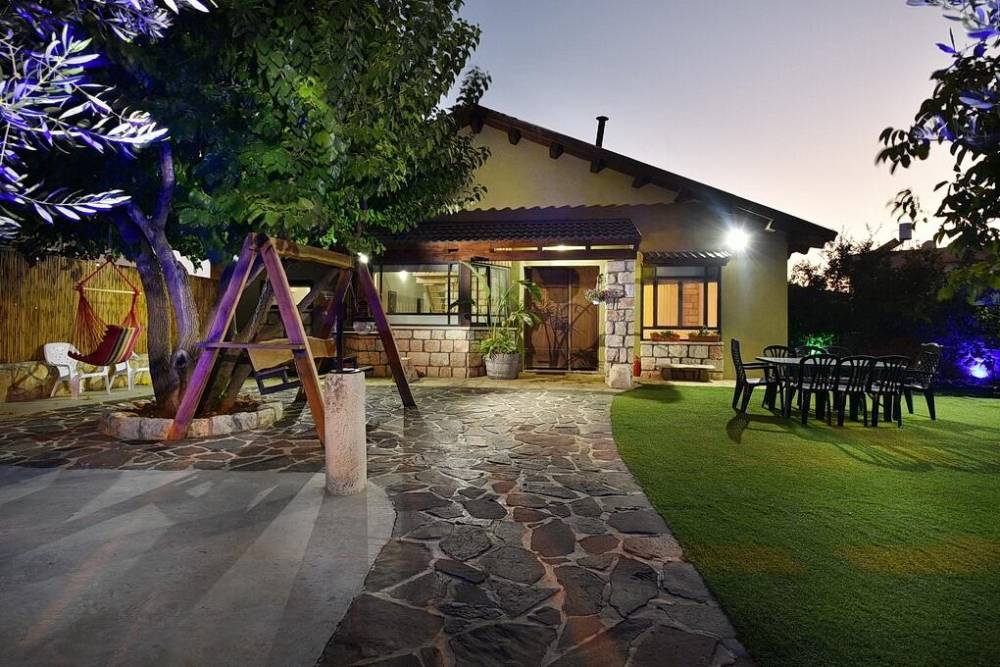 28089 מתחם חיצוני, הוילה בכרמים, וילה  בעלמה וילות - Vila 4 U