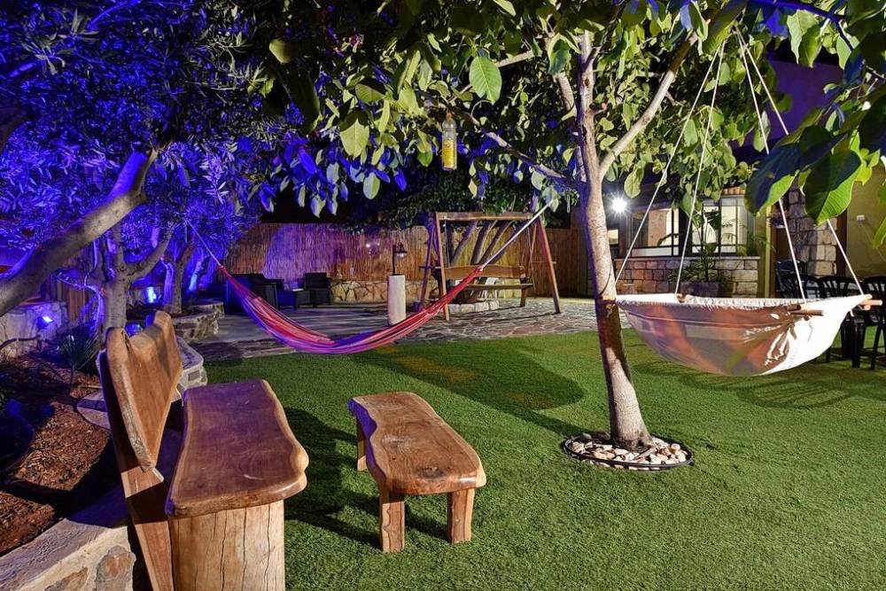 28093 מתחם חיצוני, הוילה בכרמים, וילה  בעלמה וילות - Vila 4 U