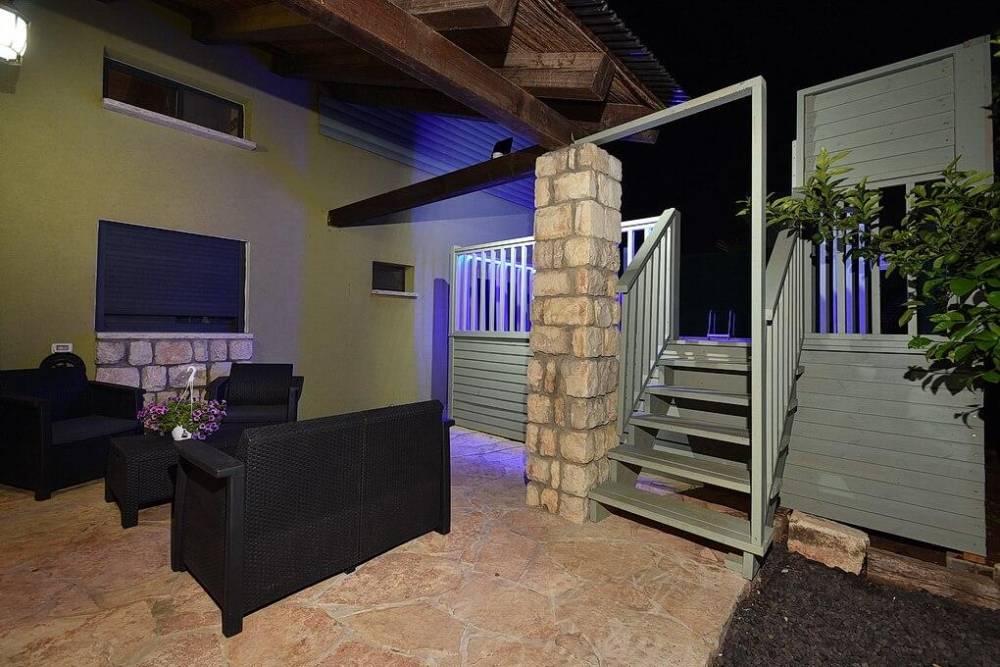 28095 מתחם חיצוני, הוילה בכרמים, וילה  בעלמה וילות - Vila 4 U