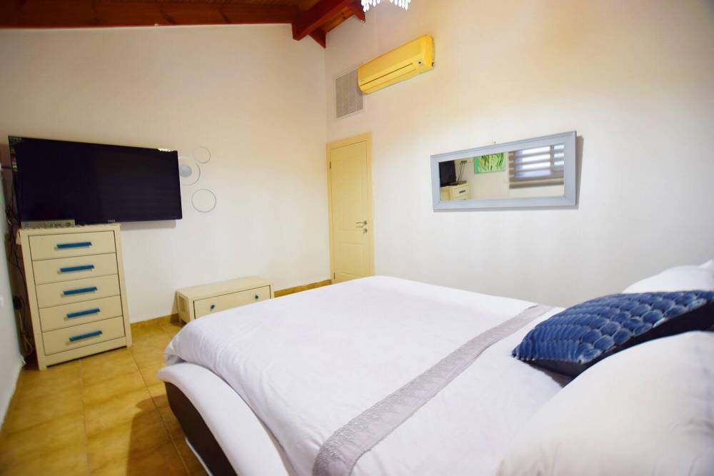 32870 פנים הוילה והחדרים, לוילה בגליל, וילה  בחוסן וילות - Vila 4 U